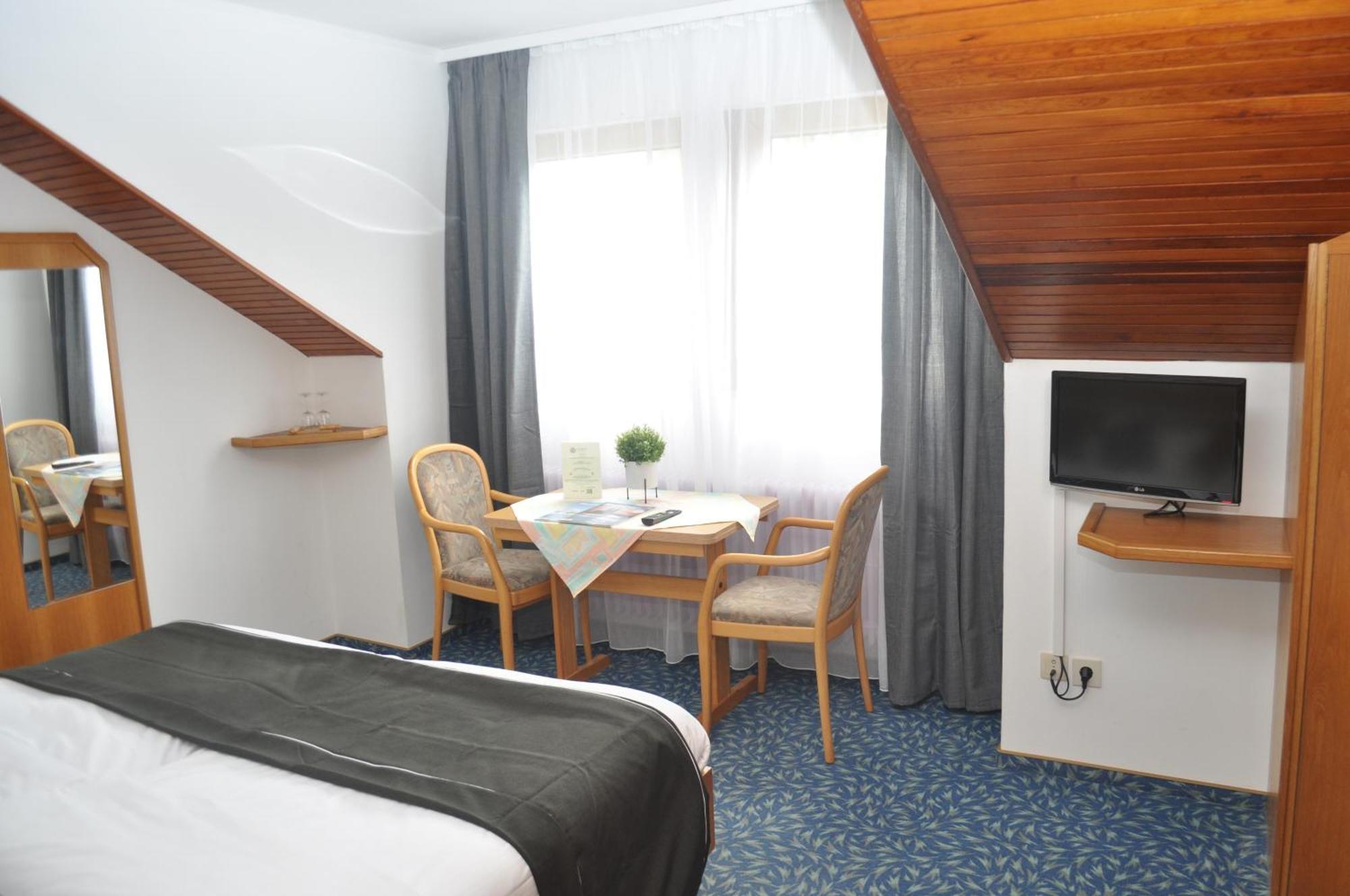Hotel Kuehns Muehle Oestrich-Winkel Buitenkant foto