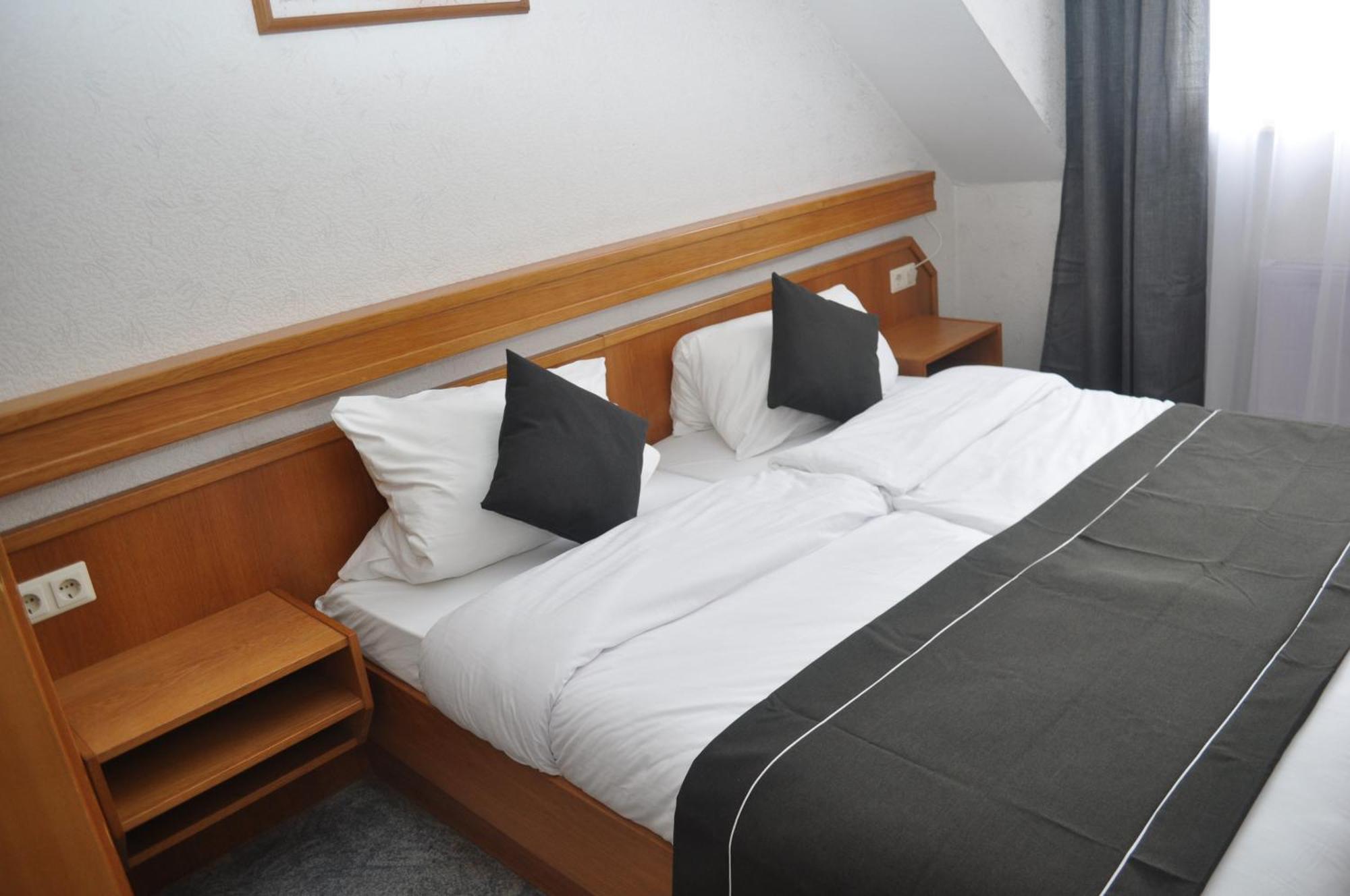 Hotel Kuehns Muehle Oestrich-Winkel Buitenkant foto